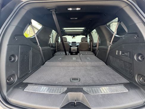Used 2021 Chevrolet Tahoe High Country w/ Premium Package RWD image 18