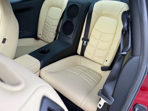 Used 2016 Nissan GT-R Premium image 18