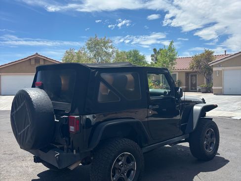 Used 2014 Jeep Wrangler Rubicon w/ Connectivity Group AWD/4WD image 5
