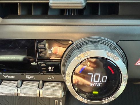 Used 2024 Toyota Tacoma TRD Off-Road image 16