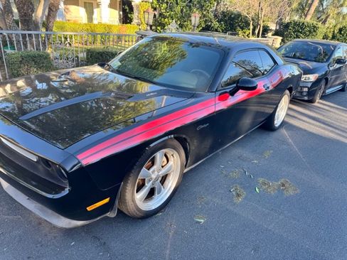 Used 2013 Dodge Challenger R/T image 4
