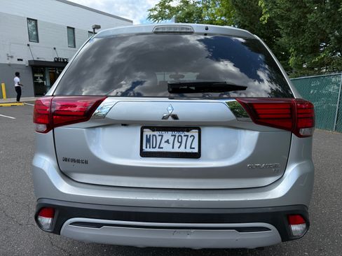 Used 2019 Mitsubishi Outlander SE FWD image 6