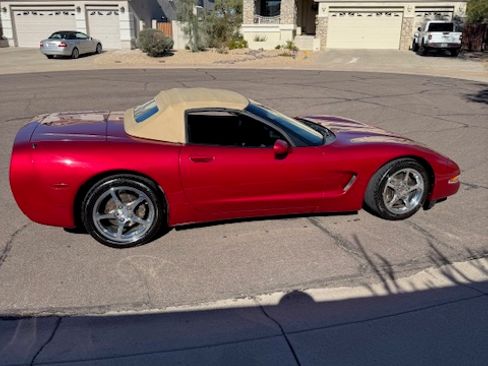 Used 2001 Chevrolet Corvette Convertible w/ Preferred Equipment Group2 image 2
