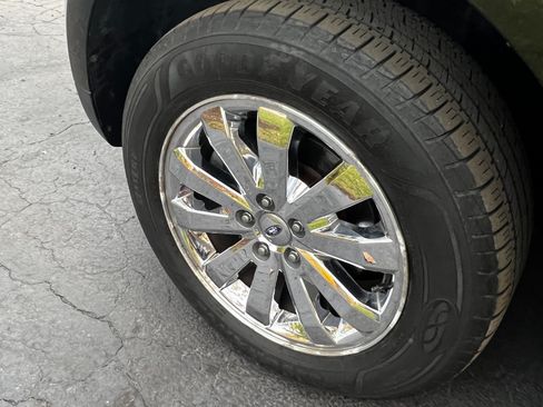 Used 2010 Ford Edge SEL image 10