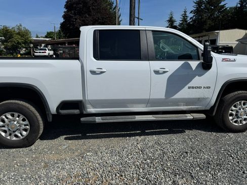 Used 2023 Chevrolet Silverado 2500 LT w/ Convenience Package AWD/4WD image 5
