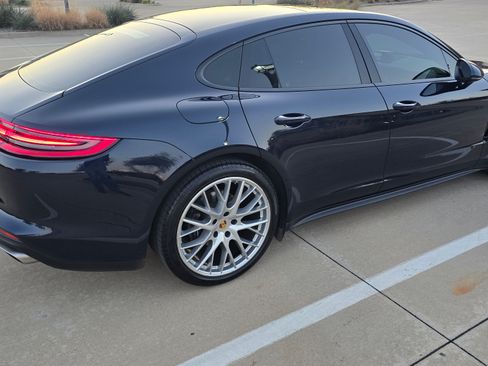 Used 2017 Porsche Panamera 4 image 19