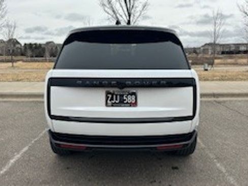 Used 2025 Land Rover Range Rover Long Wheelbase SE image 4