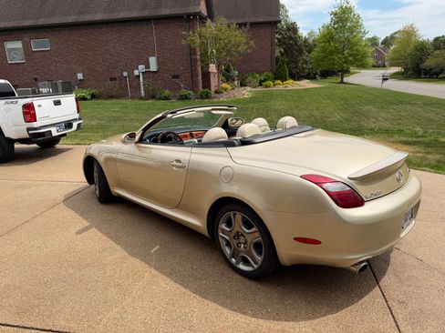 Used 2006 Lexus SC 430 Convertible image 2