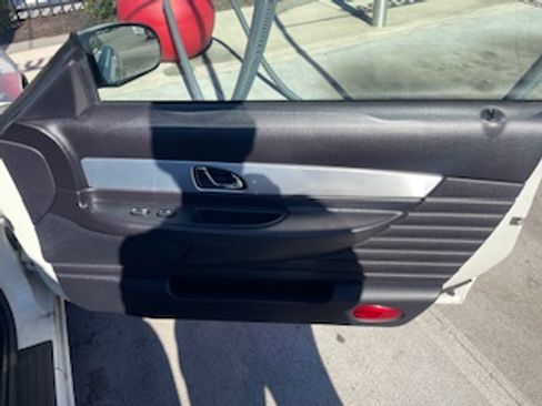 Used 2003 Ford Thunderbird image 15