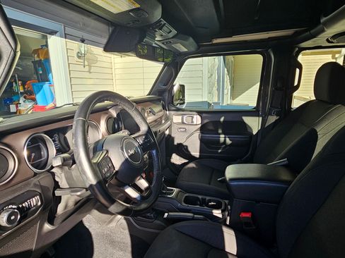 Used 2020 Jeep Wrangler Unlimited Sport image 8