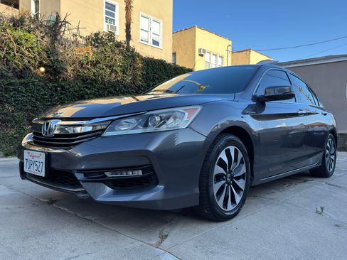 Used 2017 Honda Accord EX-L image 11