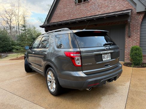 Used 2015 Ford Explorer Limited w/ Equipment Group 302A image 2