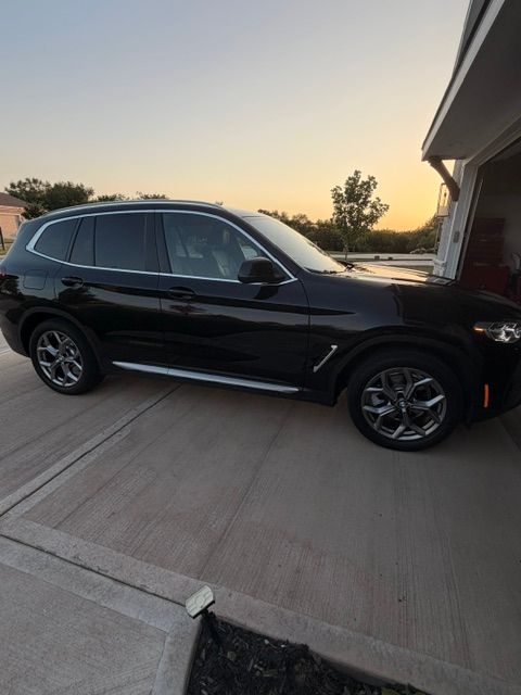 Used 2024 BMW X3 xDrive30i w/ Premium Package AWD/4WD image 2