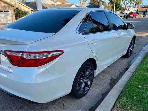 Used 2016 Toyota Camry XSE w/ Moonroof Package FWD image 4