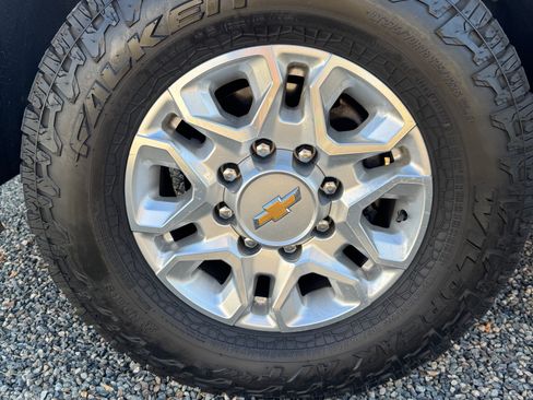 Used 2024 Chevrolet Silverado 2500 LT w/ All Star Edition AWD/4WD image 15