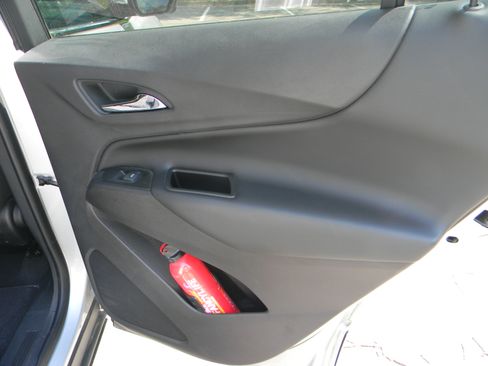 Used 2019 Chevrolet Equinox LT FWD image 17