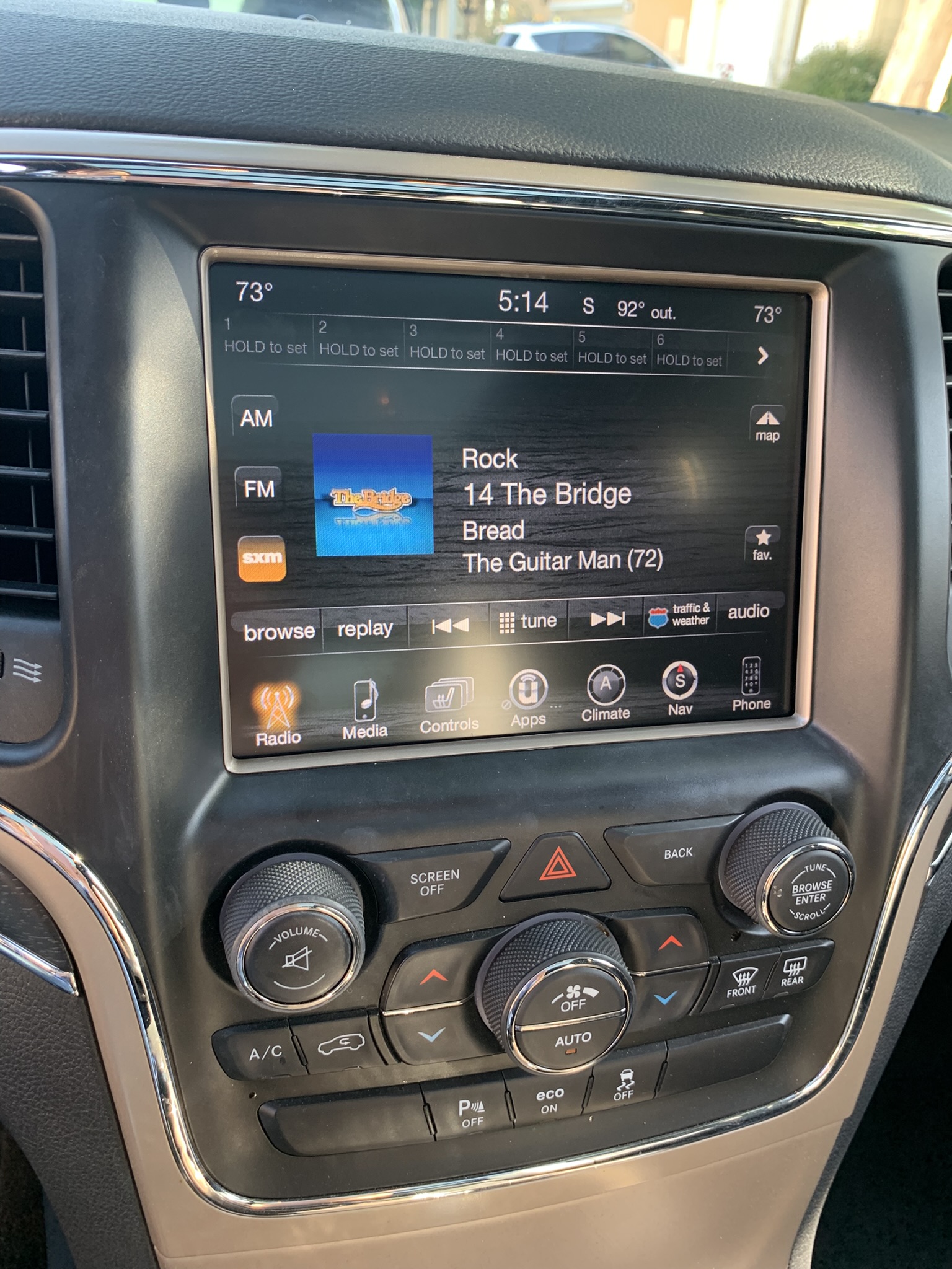 Used 2015 Jeep Grand Cherokee Limited w/ Luxury Group II AWD/4WD image 9