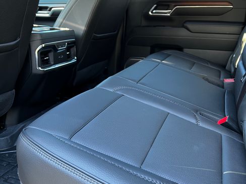 Used 2024 GMC Sierra 3500 Denali w/ Denali Reserve Package image 17