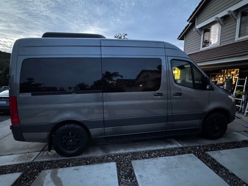 Used 2019 Mercedes-Benz Sprinter 2500 image 2