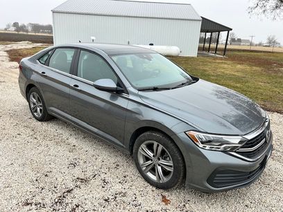 Used 2024 Volkswagen Jetta SE w/ Panoramic Sunroof Package