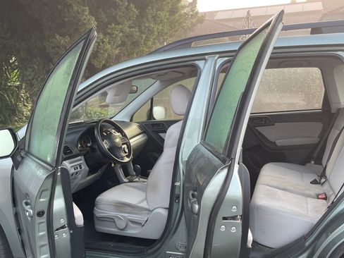 Used 2015 Subaru Forester 2.5i w/ Alloy Wheel Package image 9