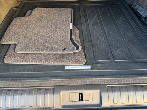 Used 2014 Land Rover Range Rover Sport HSE image 13