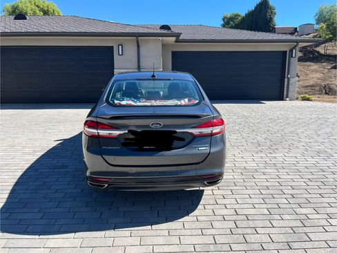 Used 2018 Ford Fusion Titanium image 4