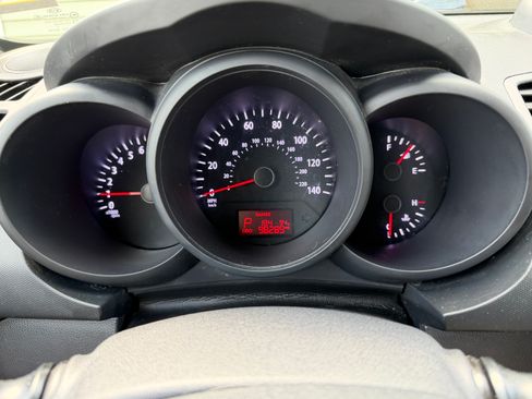 Used 2013 Kia Soul FWD image 11