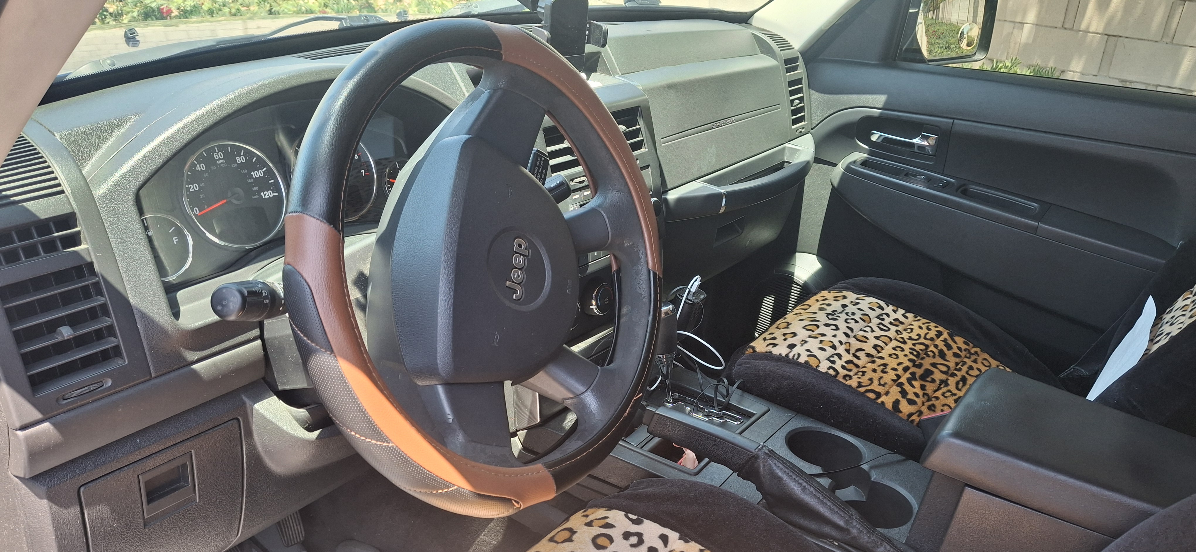 Used 2010 Jeep Liberty Sport w/ Popular Equipment Group AWD/4WD image 5