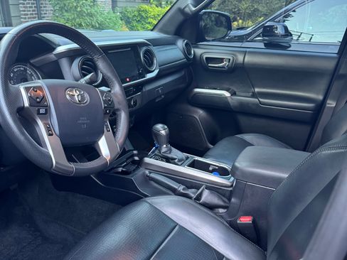 Used 2018 Toyota Tacoma Limited AWD/4WD image 6