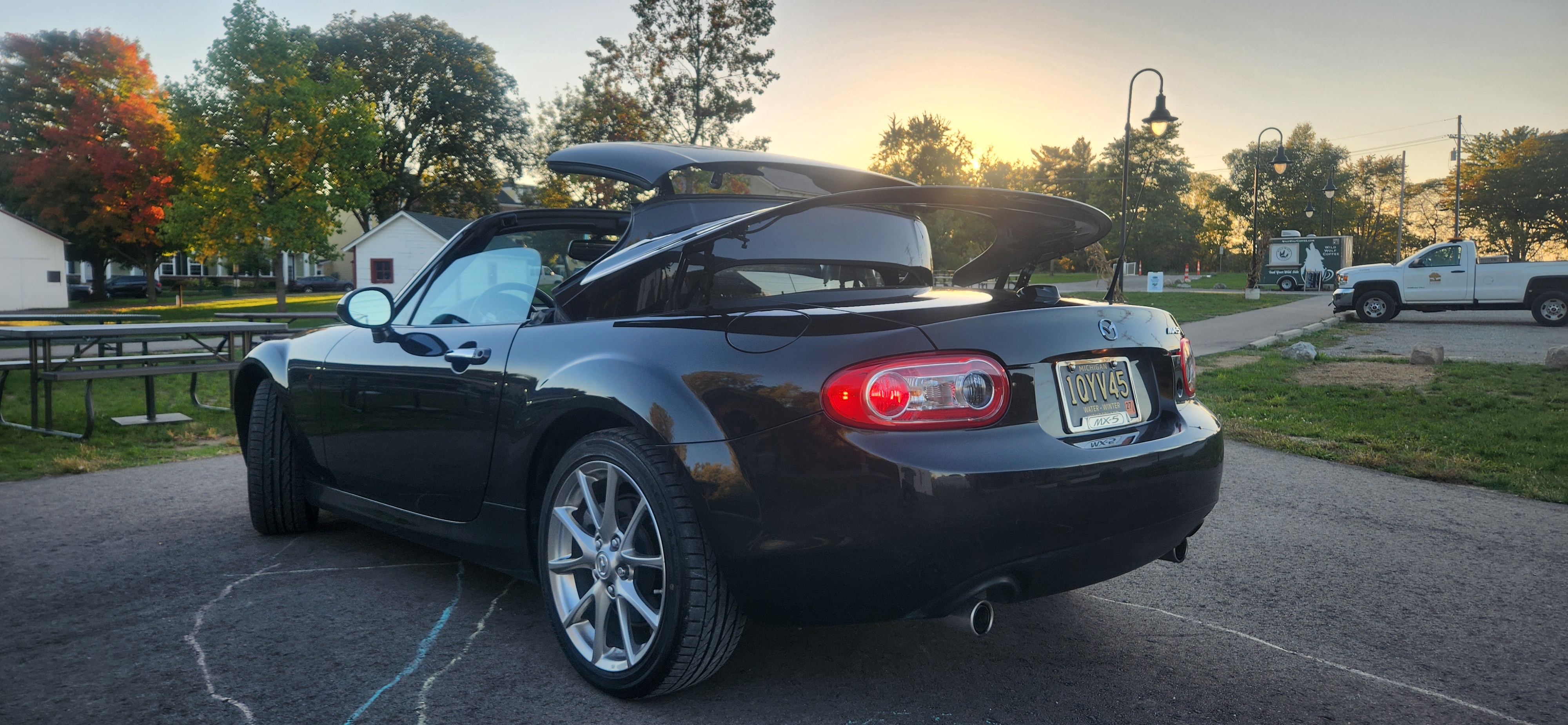 Used 2011 MAZDA MX-5 Miata Grand Touring RWD image 5