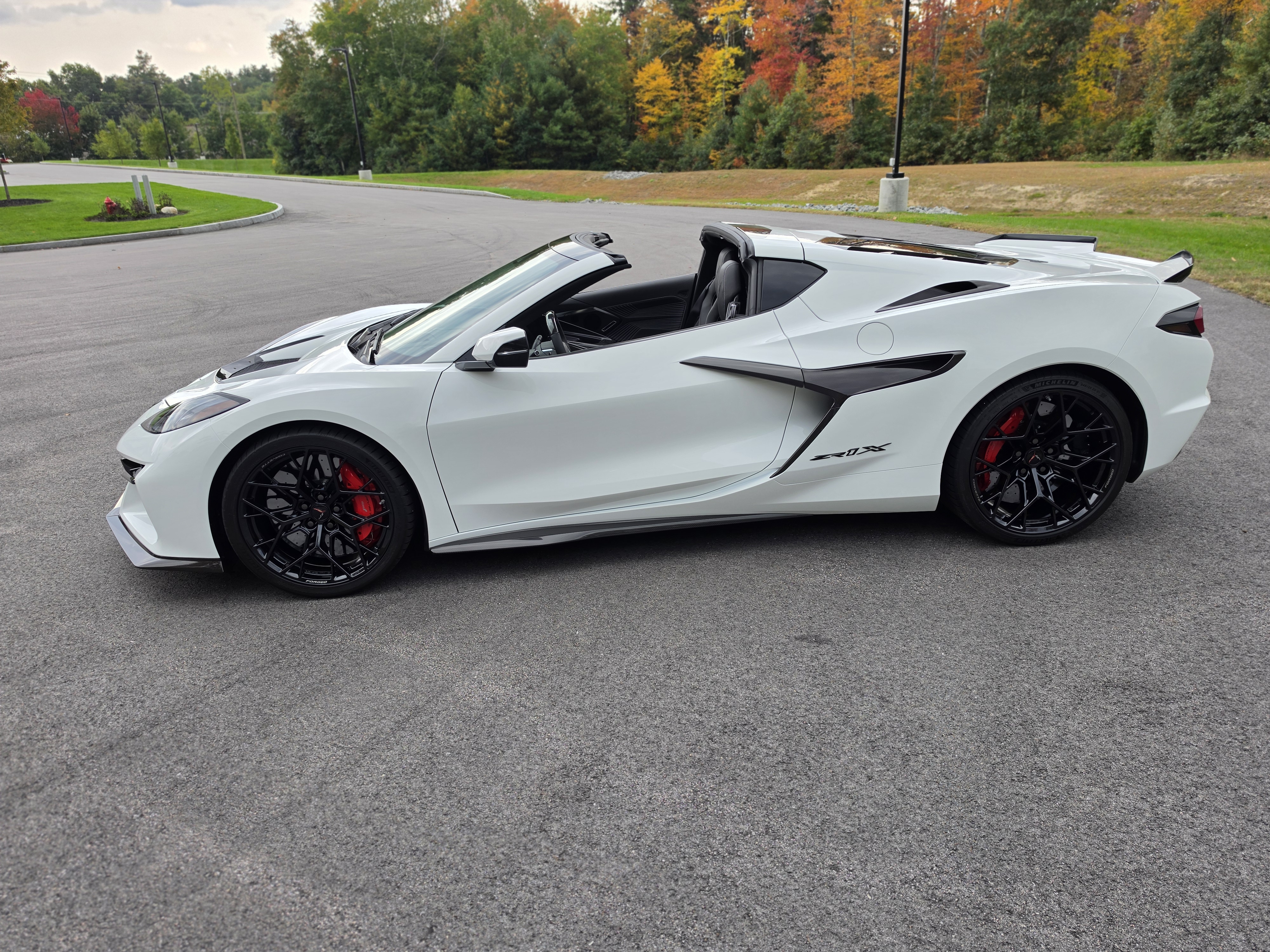 Used 2027 Chevrolet Corvette ZR1X w/ Stealth Interior Trim Package AWD/4WD image 13