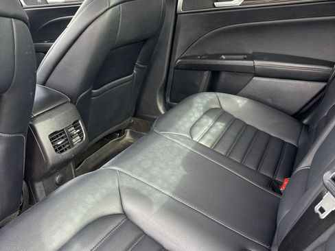 Used 2020 Ford Fusion SEL image 11