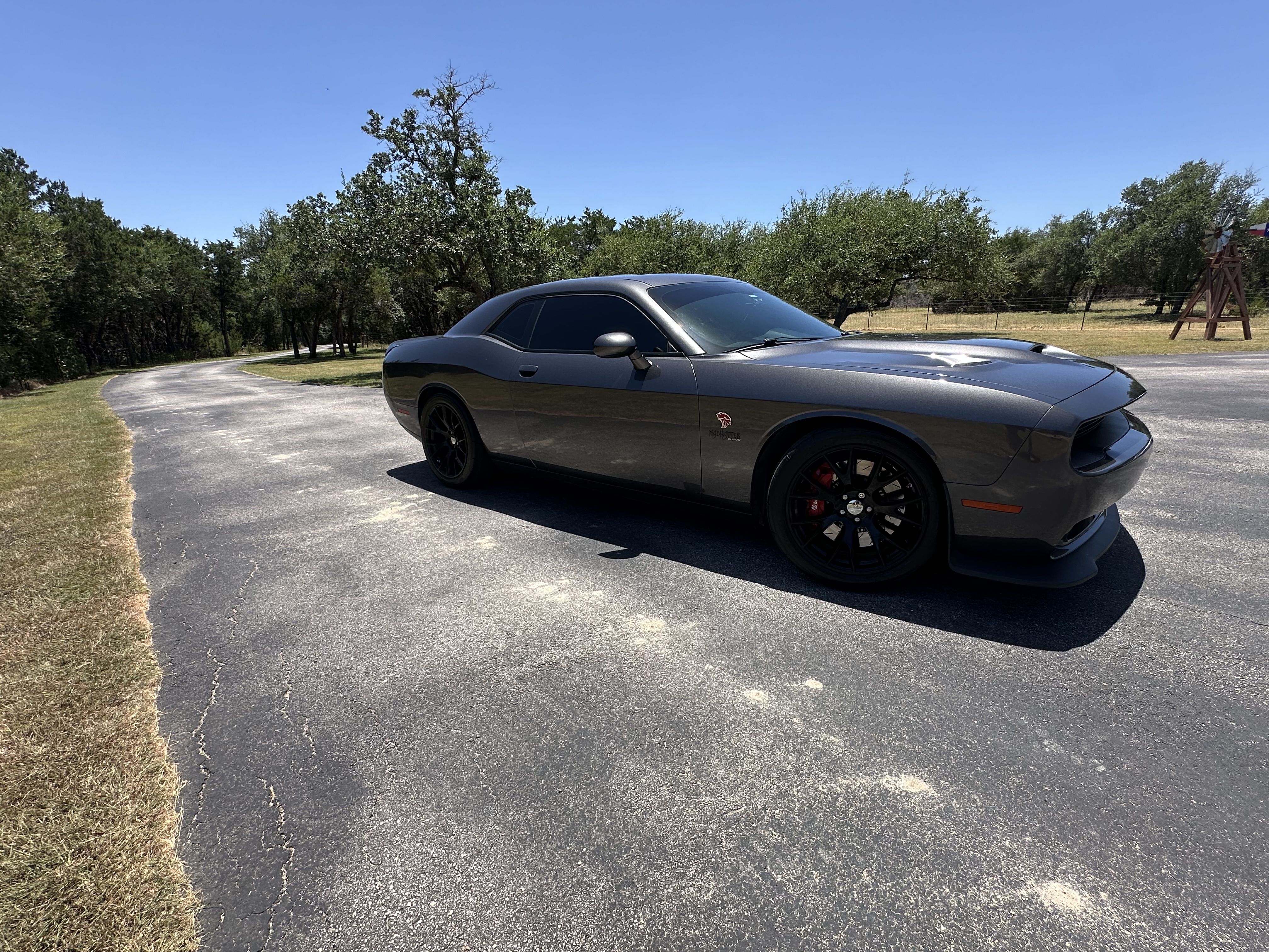 Used 2016 Dodge Challenger SRT Hellcat RWD image 5