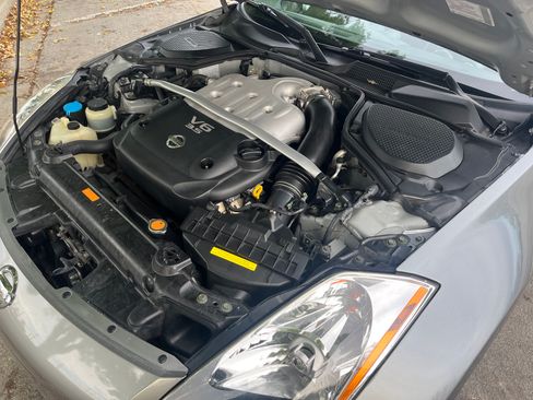 Used 2003 Nissan 350Z Enthusiast RWD image 12