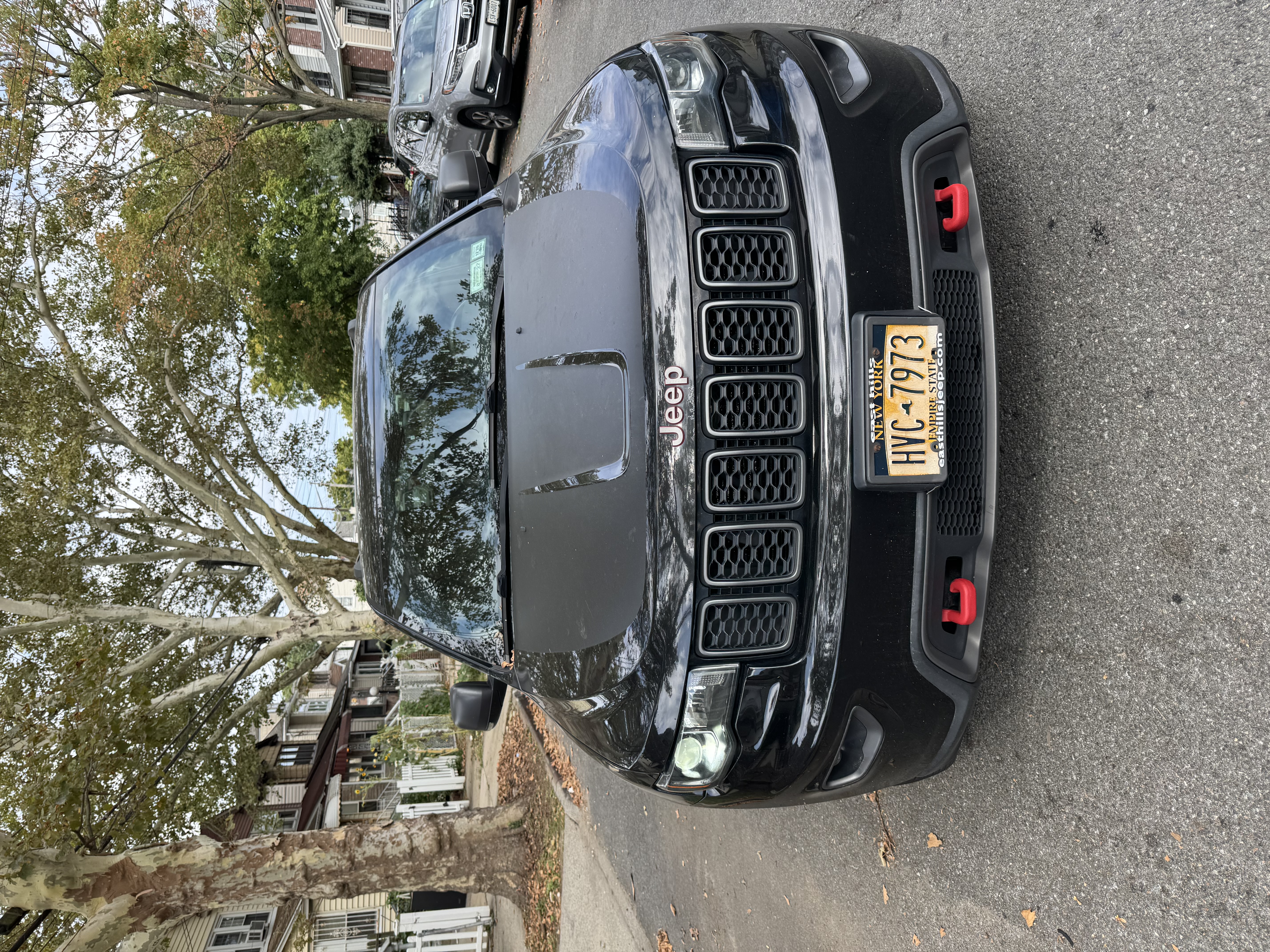Used 2017 Jeep Grand Cherokee Trailhawk AWD/4WD image 1