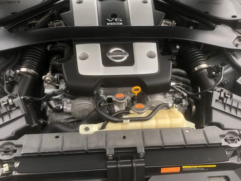 Used 2014 Nissan 370Z Touring w/ Sport Package image 15