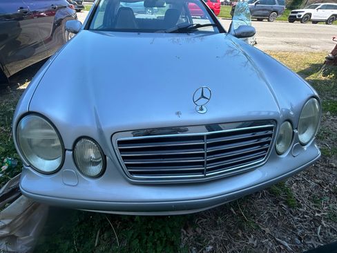 Used 2001 Mercedes-Benz CLK 430 Coupe image 22
