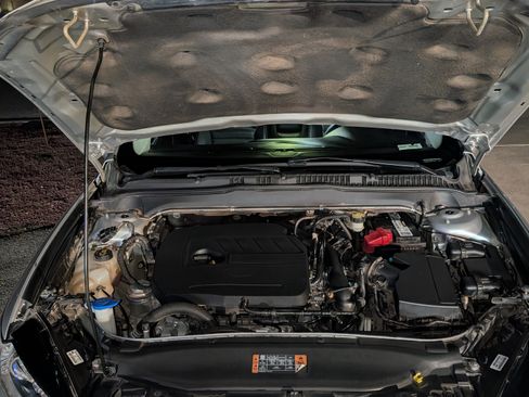 Used 2016 Ford Fusion SE w/ Equipment Group 202A image 12