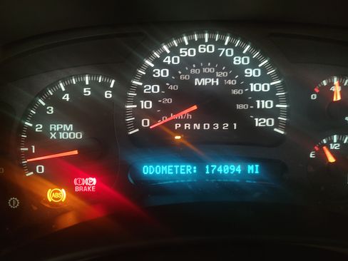 Used 2006 Chevrolet Silverado 2500 LT w/ Onstar Plus Package AWD/4WD image 6