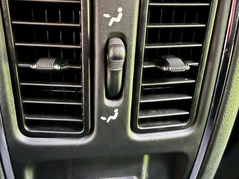 Used 2020 Jeep Grand Cherokee Altitude image 22