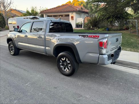 Used 2021 Toyota Tacoma TRD Off-Road w/ TRD Premium Off Road Package image 6