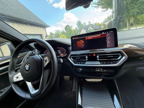Used 2024 BMW X4 xDrive30i AWD/4WD image 9