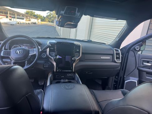 Used 2019 RAM 2500 Laramie AWD/4WD image 6