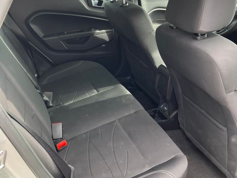 Used 2015 Ford Fiesta SE image 9