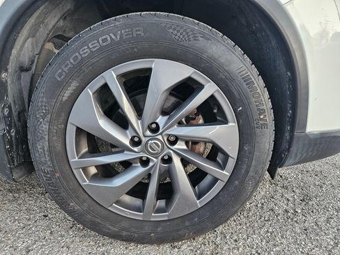 Used 2016 Nissan Rogue SL w/ SL Premium Package image 24