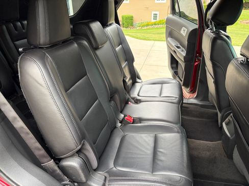 Used 2013 Ford Explorer XLT AWD/4WD image 20