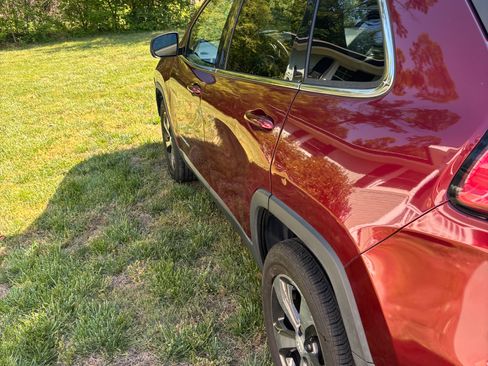 Used 2020 Jeep Cherokee Limited image 9