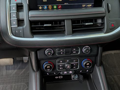 Used 2021 Chevrolet Suburban RST w/ Luxury Package image 12