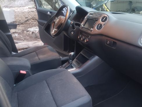 Used 2015 Volkswagen Tiguan S image 17